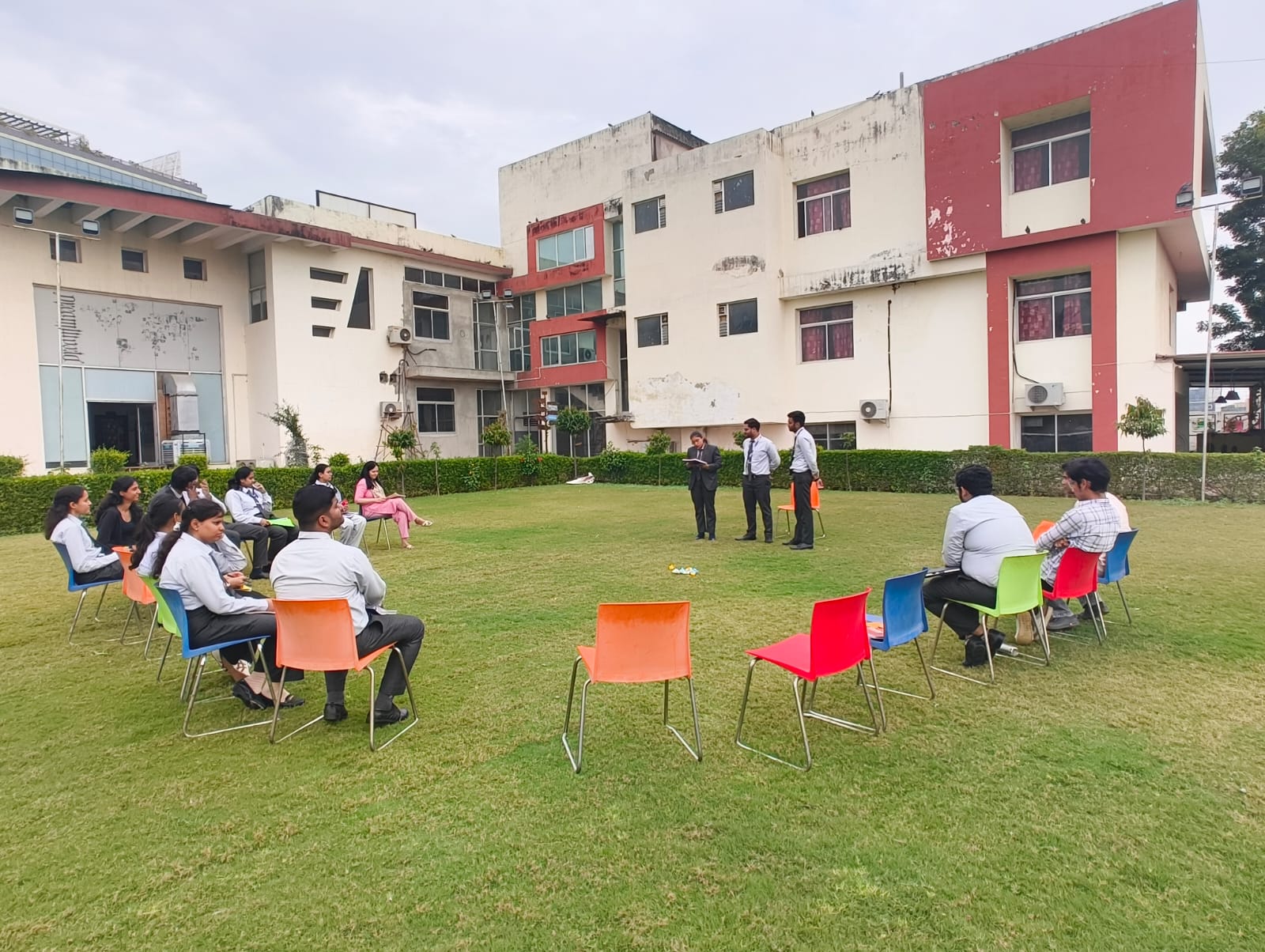 Entrepreneurial Thinking in Action - ‘Pitch Your Stall’ Activity